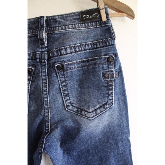Miss Me Jeans NWT High Rise Cropped Boot with Flared Open Hems 26 2 Bling - Picture 9 of 12